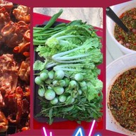 ก๋วยเตี๋ยวไก่ตุ๋นอาหารตามสั่งป้ามะลิ