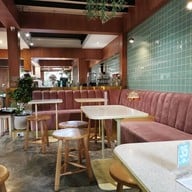 The Little House Cafe and Restaurant