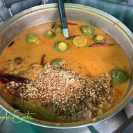 ร้านขนมจีนแม่จันทร์แพร่งนรา