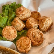 เมนูของร้าน ข้าวมันไก่ ข้าวขาหมู  coffee by แซ่คุ้ม สาขาเจ้าคุณวิลล่า