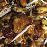 ผัดไทยไฟท์เตอร์ ผัดไทเส้นจันท์ หอยทอดแป้งกรอบ 3 รส