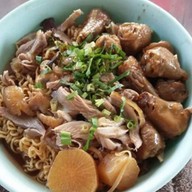 ก๋วยเตี๋ยวไก่รักษ์กัญ&ไอติม