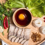 เมี่ยงดง! 명동 (ไม่แซ่บให้ตี!) หมูสามชั้นและหมูยอ