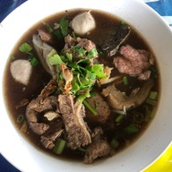 เมนูของร้าน ก๋วยเตี๋ยวเรือนายเก่ง