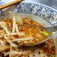 เมนูของร้าน ก๋วยเตี๋ยวลุงกับป้า