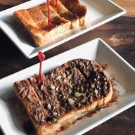 Tava Coffee  เตวา คอฟฟี่ คาเฟ่ ปักธงชัย