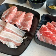 ชาบู ชาบู นางใน อนุสาวรีย์ชัยสมรภูมิ