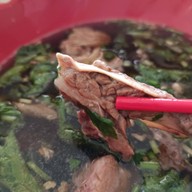 เมนูของร้าน นายก๋ง  ตลาดประตูกรุงเทพ