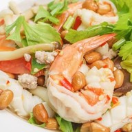 ูลูกชิ้นปิ้งย่าง เตาถ่าน พิกัดเยื้องร้านส้มตำแซ่บ แซ่บ(20.00-23.00น. อยุ่หน้าเซเว่น นานาชาติ) สาขา8