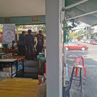 บรรยากาศ ก๋วยเตี๋ยวเรือ ป.ประทีป By วาธิต