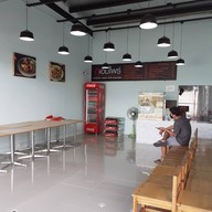 บรรยากาศ กะเพราริช มิตรมาเก็ต