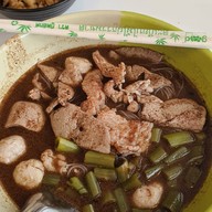 ก๋วยเตี๋ยวเรือกากหมูอยุธยา ถนนจันทน์.