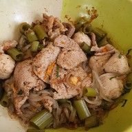 ก๋วยเตี๋ยวเรือกากหมูอยุธยา ถนนจันทน์.