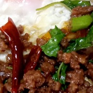 ข้าวหมูแดงหมูกรอบ