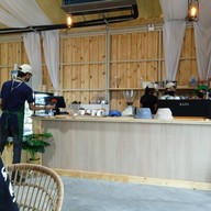 Garden Glamping Cafe & Eatery