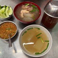ข้าวมันไก่เจ๊ตา