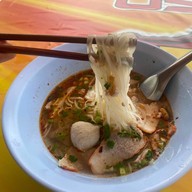 ก๋วยเตี๋ยวหมูต้มยำบ้านจิก อุดรธานี