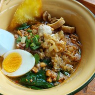 เมนูของร้าน เตี๋ยวต้มยำตำลึงหรอยแสบวาน