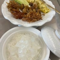 เมนูของร้าน สวนกุหลาบ ซอยอารีย์