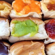 ขนมปังเจ้าอร่อยเด็ดเยาวราช เอ็มควอเทียร์