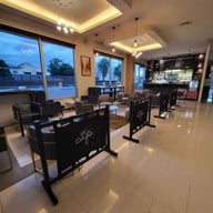 โรงแรมโฟทูซีเดอะชิคโฮเต็ล