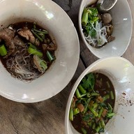 ก๋วยเตี๋ยวเรือนายแกละ บางศรีเมือง