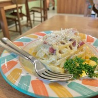 เมนูของร้าน Henryfry Fried Chicken ไก่ทอด เจริญกรุง