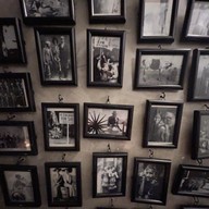 Earth House | Restaurant & Wine Bar กรุงเทพมหานคร
