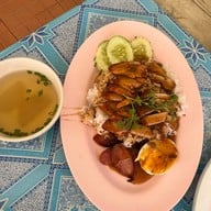 ผัดไทยกุ้งสด บ้านใหม่