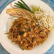 ผัดไทยกุ้งสด บ้านใหม่