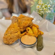 เมนูของร้าน Henryfry Fried Chicken ไก่ทอด เจริญกรุง