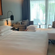 Four Points by Sheraton Phuket Patong Beach Resort