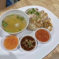 โกฮัง ข้าวมันไก่สิงคโปร์ (Gohan Singapore Chicken Rice) สายไหม อเวนิว Saimai Avenue(ล็อค K-01)