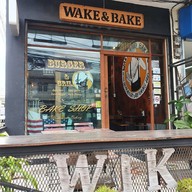 หน้าร้าน Wake and Bake