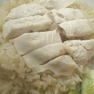 หน้าร้าน ป้าเล็กข้าวมันไก่ ท่าดินแดง