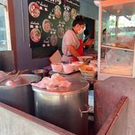 ร้านต้มเลือดหมูคุณติ๊ก@ท่าข้าม ท่าข้าม