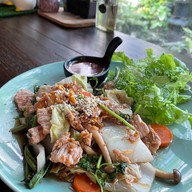 at home cafe& restaurant สารภี