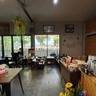 at home cafe& restaurant สารภี