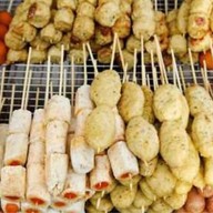 ตำเลย ส้มตำ ลูกชิ้นทอด หม่าล่า อาหารอีสาน ท่ารั้ว