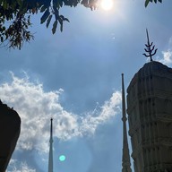 วัดสามพระยา