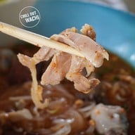 เมนูของร้าน ก๋วยเตี๋ยวเรือตาเท้ง วัดบางคล้า