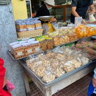 ร้านขนมบุญชุบ