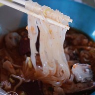 เมนูของร้าน ก๋วยเตี๋ยวเรือตาเท้ง วัดบางคล้า