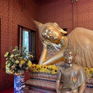 วัดสามพระยา