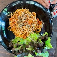 at home cafe& restaurant สารภี