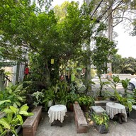 at home cafe& restaurant สารภี