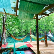 Gumm Lonely Club Rooms & Cafe