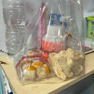 เมนูของร้าน ร้านขนมส้มจ๋า ขนมหวานเจริญกรุง ลอดช่องวัดเจษ เฉาก๊วย ขนมเปี๊ยะถั่วไข่เค็ม ตลาดเสรี2