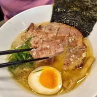 เมนูของร้าน Tonchin Ramen เมอร์คิวรี่ วิลล์