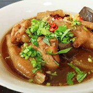 สบายสบาย ข้าวหน้าไก่ตุ๋น